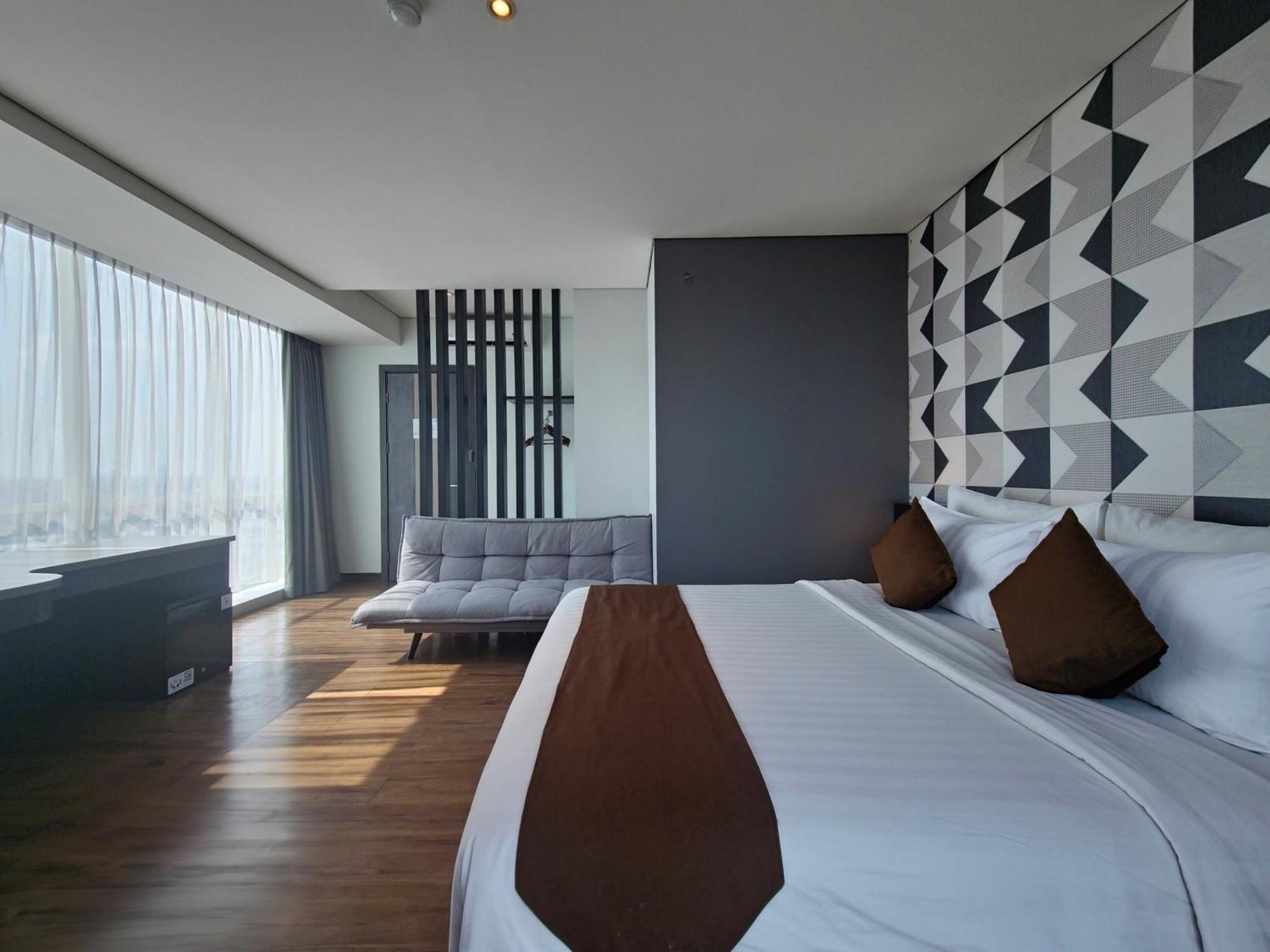 Luminor Hotel Jemursari By Wh With The Best Breakfast In Town And Located Near Surabaya Industrial Estate Rungkut Sier Exterior foto