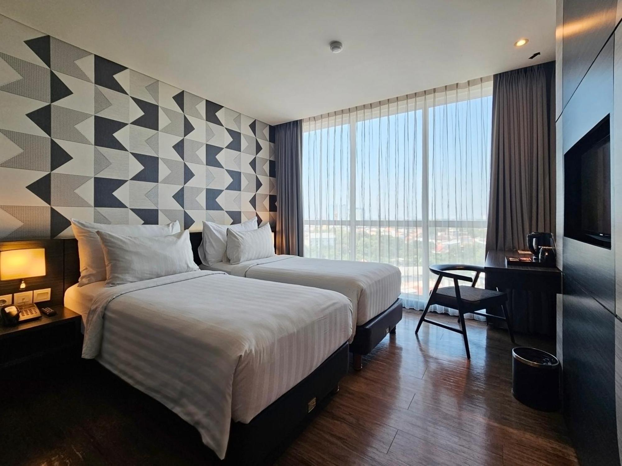 Luminor Hotel Jemursari By Wh With The Best Breakfast In Town And Located Near Surabaya Industrial Estate Rungkut Sier Exterior foto